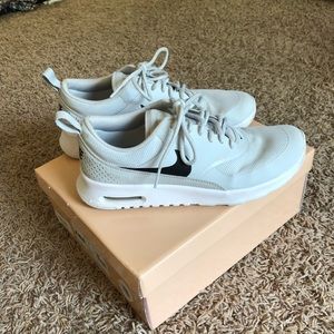 NIKE AIR MAX THEA